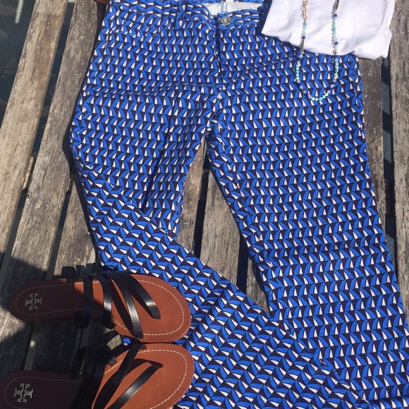 ⭐️HP⭐️Geometric Print Jeans 👖 - Picture 2 of 8